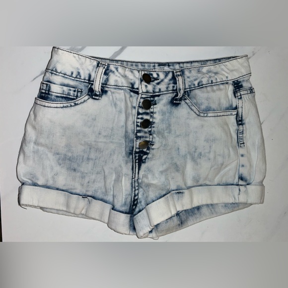 Forever 21 Jean Shorts - Picture 2 of 4